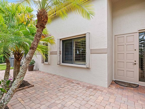 4th image of 2050 La Porte Dr