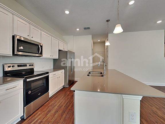 3rd image of 27273 Saint Andrews Ave