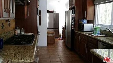 5th image of 167 S Fuller Ave