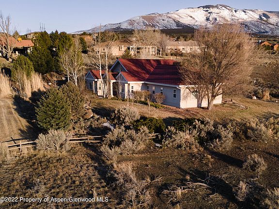 2nd image of 332 Battlement Creek Trl
