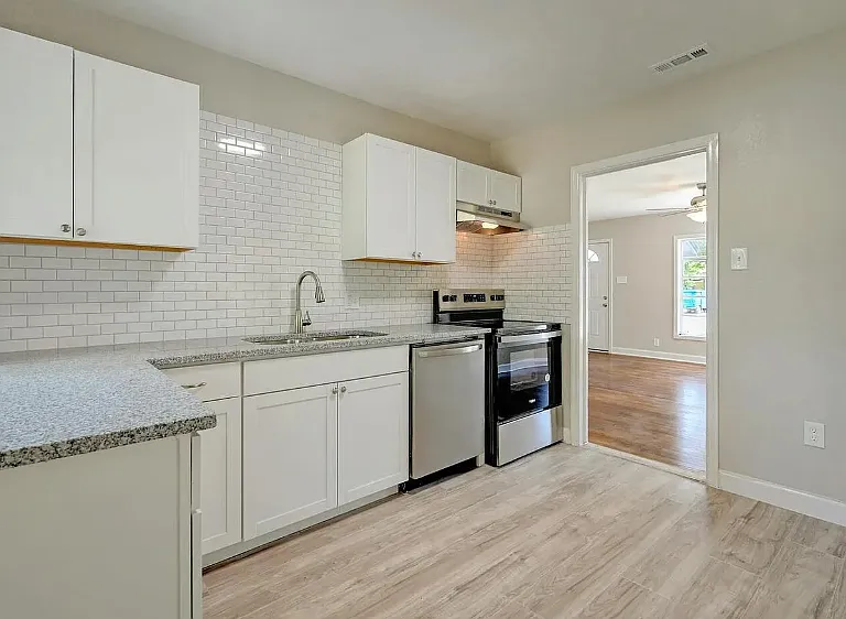 505 Wright Ave — Photo 9