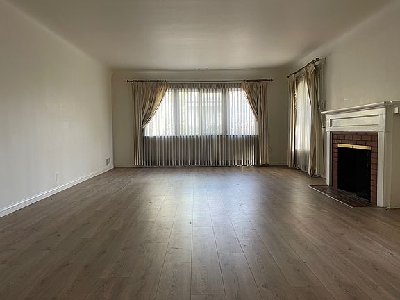 3rd image of 1235 Highland Oaks Dr