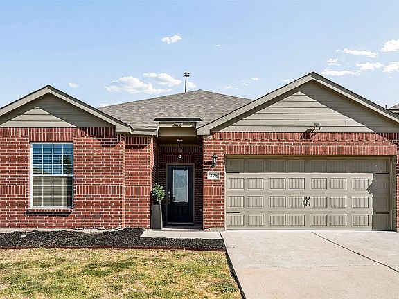 4th image of 208 Emma Dr