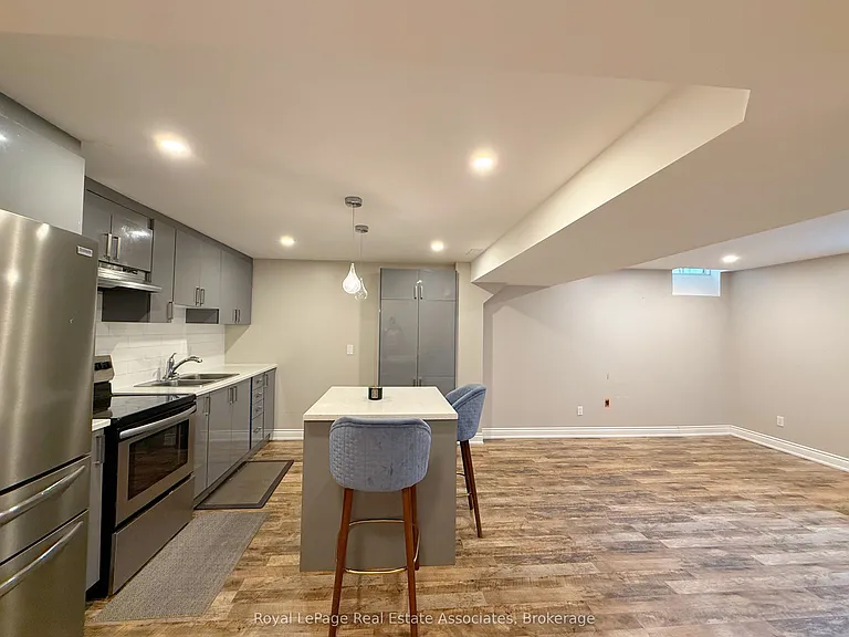 51 Sorbonne Dr — Photo 5