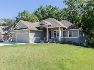 8409 Lakeland Dr, Johnston, IA 50131