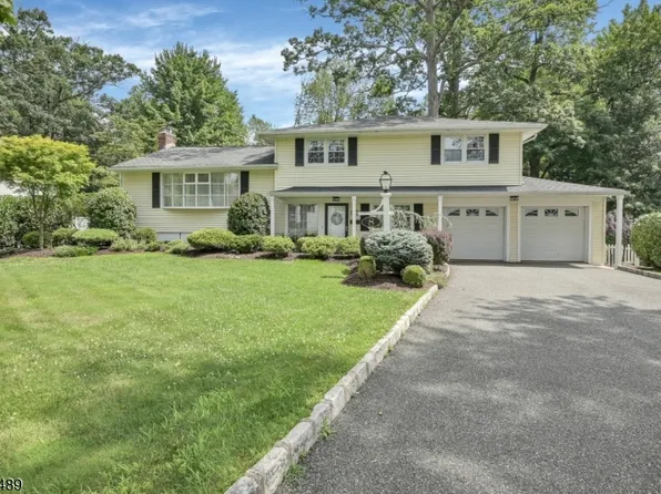 8 Manor Rd, Livingston Twp., NJ 07039