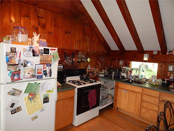 5th image of 7825 Peglow Rd