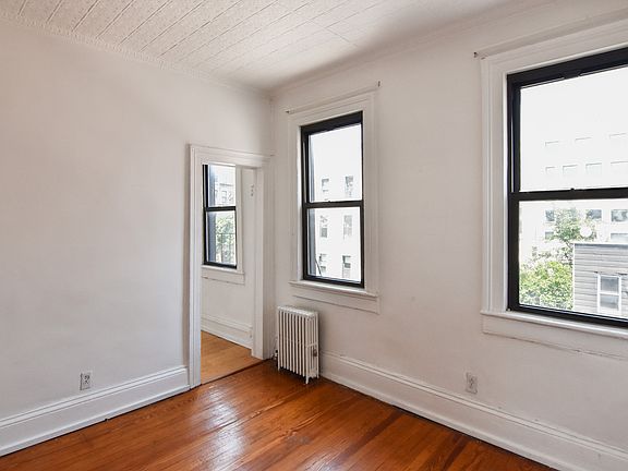3rd image of 294 N 7th St #3