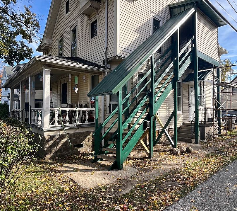 1st image of 312 E Washington St APT B