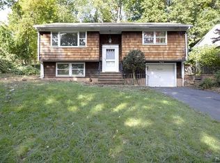 6 Hasbrouck Ave, Emerson, NJ 07630