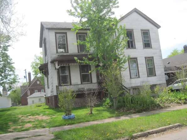 818 6th St, La Salle, IL 61301