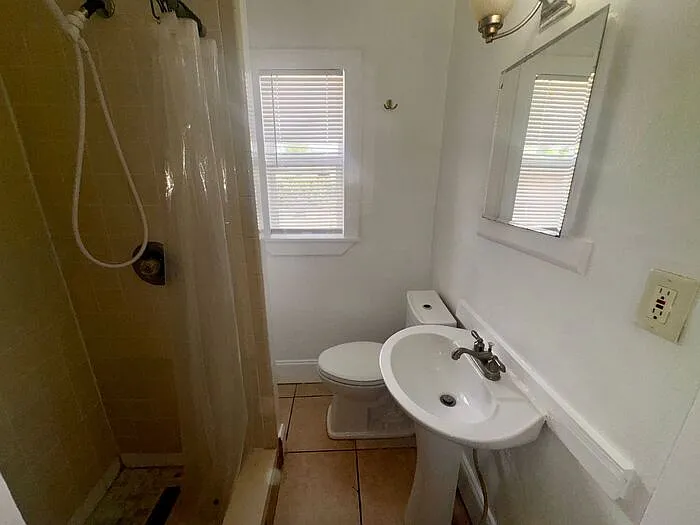 2330 S Ferncreek Ave #C — Photo 9