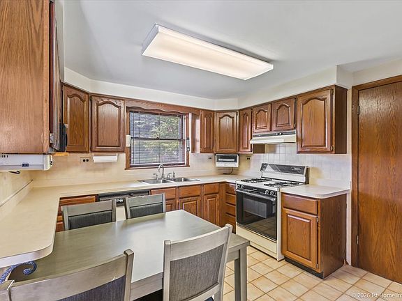 5th image of 10334 S 74th Ave