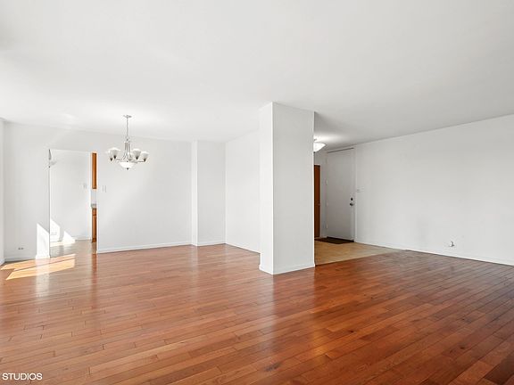 4th image of 7033 N Kedzie Ave APT 1506
