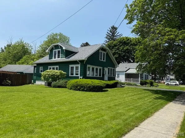 409 New Boston St, Canastota, NY 13032