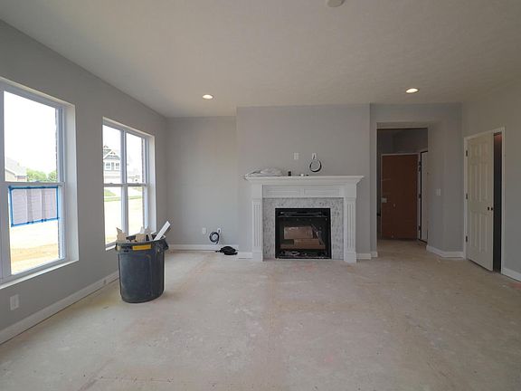 5th image of 9365 Sunstone Dr #19