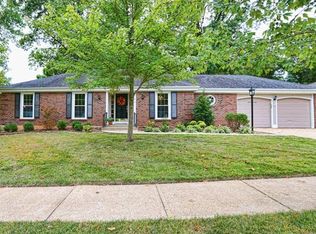 716 Shallowford Dr, Ballwin, MO 63021