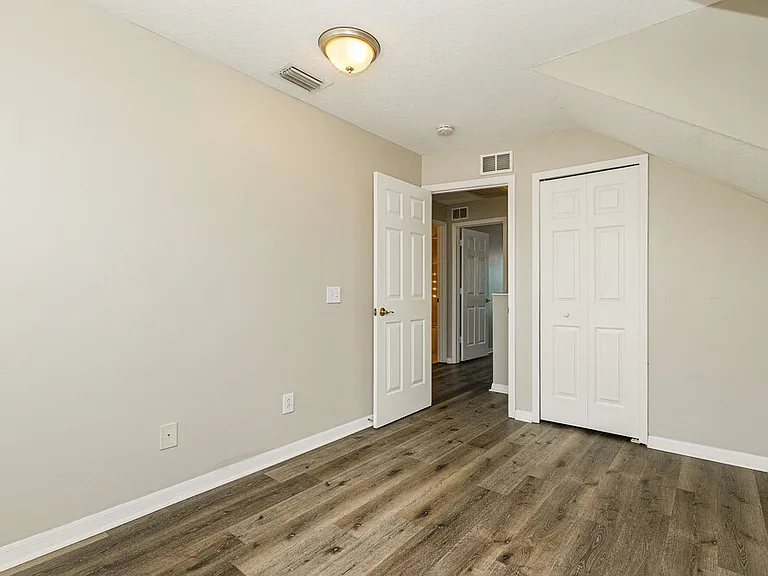 1818 Horsechestnut Ct — Photo 15