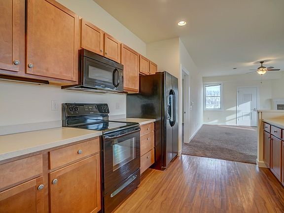 2nd image of 1117 Hamilton St Unit 103