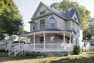 307 N Main St photo 1