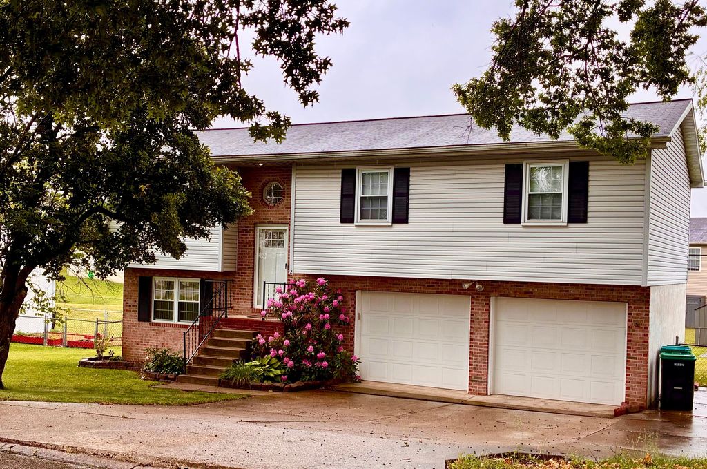 2 Western Dr - Property Image