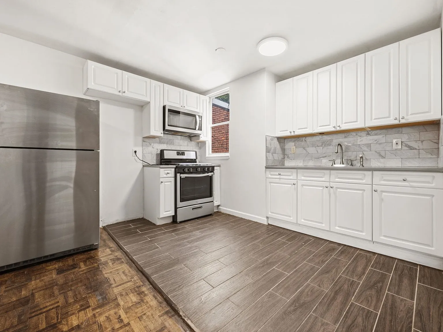 2 bed, 1.0 bath, 789 sqft, $1,995 — Photo 3