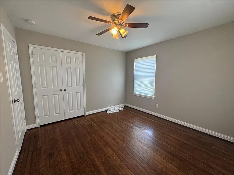 814 Globe St — Photo 10