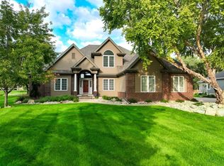 822 E Saint Andrews Cir, North Sioux City, SD 57049