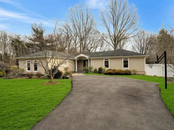 16 Patri Court, Dix Hills, NY 11746