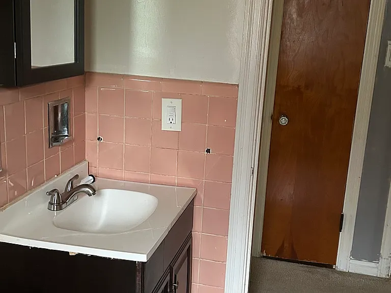 599 Rosemont Ave #2 — Photo 6