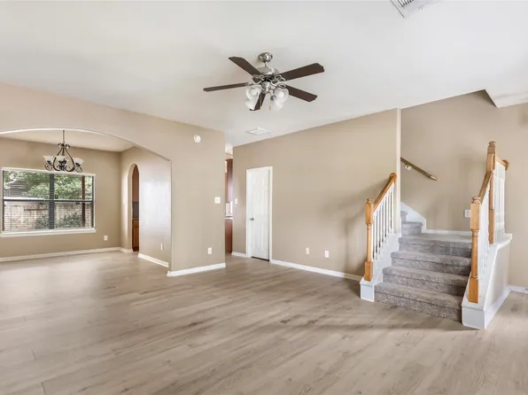 808 Belvedere Dr, Conroe, TX 77301
