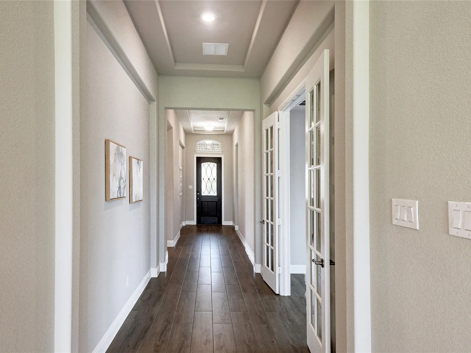 3 bed, 2053 sqft, $3,400 — Photo 4