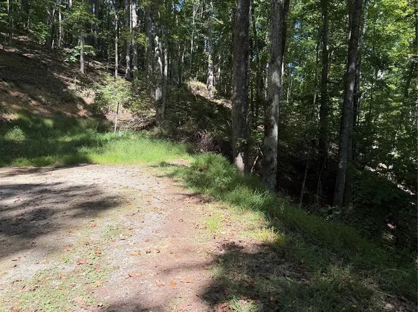 38 Gardenside Rd, Mars Hill, NC 28754