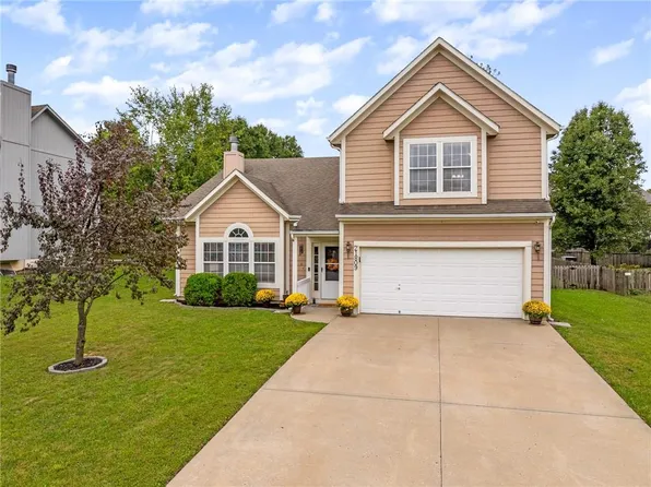 21809 S Main St, Spring Hill, KS 66083