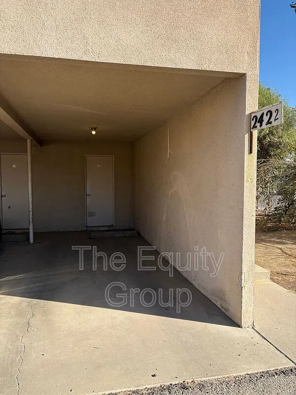 1 bed, 1.0 bath, $1,200 — Photo 2