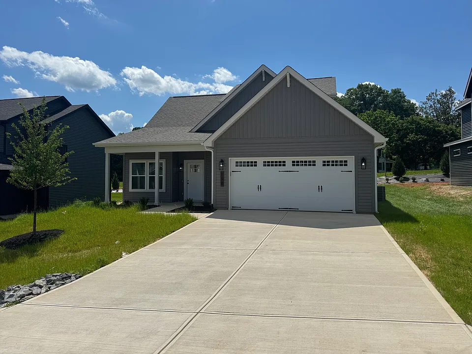 108 Woodstone Ln