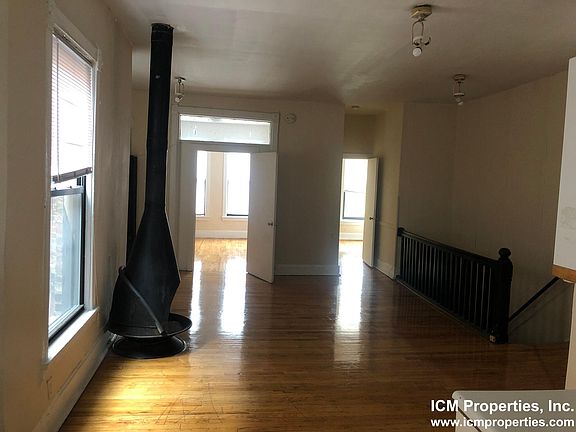 3rd image of 1206 W Wrightwood Ave #G3