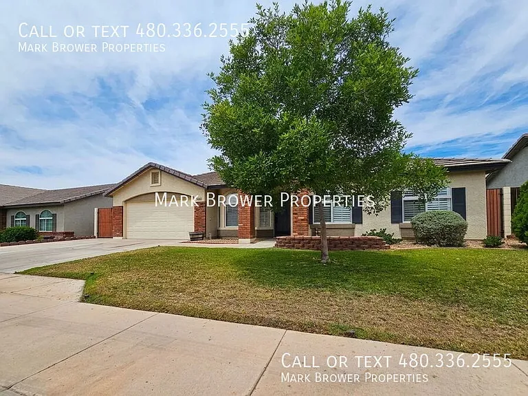 566 S Esmeralda — Photo 2