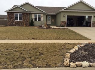 315 Zehr Ln, Fisher, IL 61843