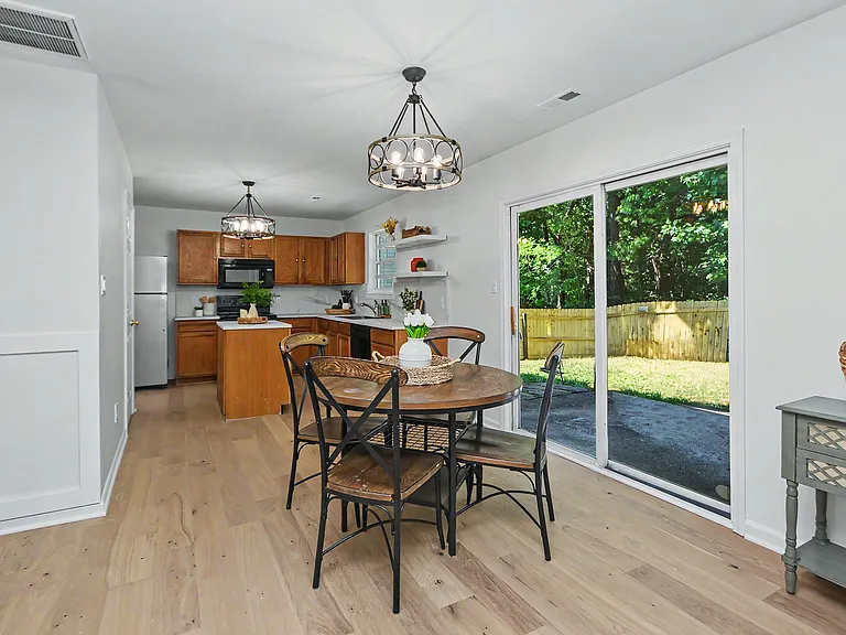 9819 Aventide Ln — Photo 22