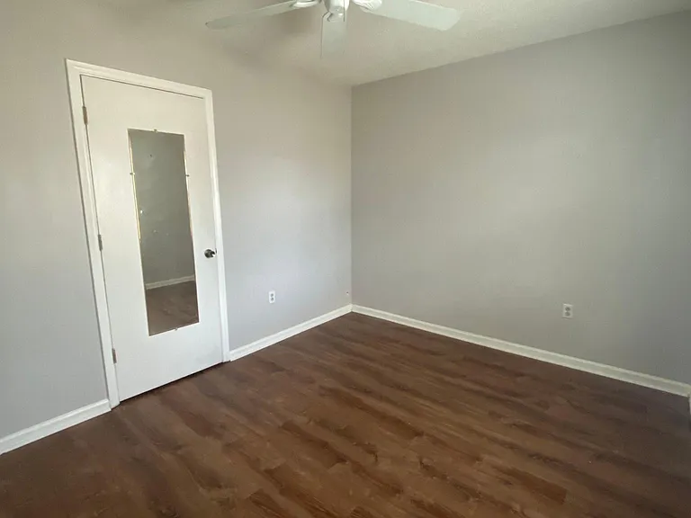 8232 Meadowdale Ln — Photo 40