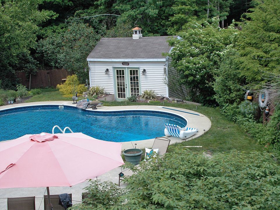 1st image of 29 Castlewood Dr