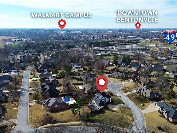 3rd image of 2 Oak Ridge Ln