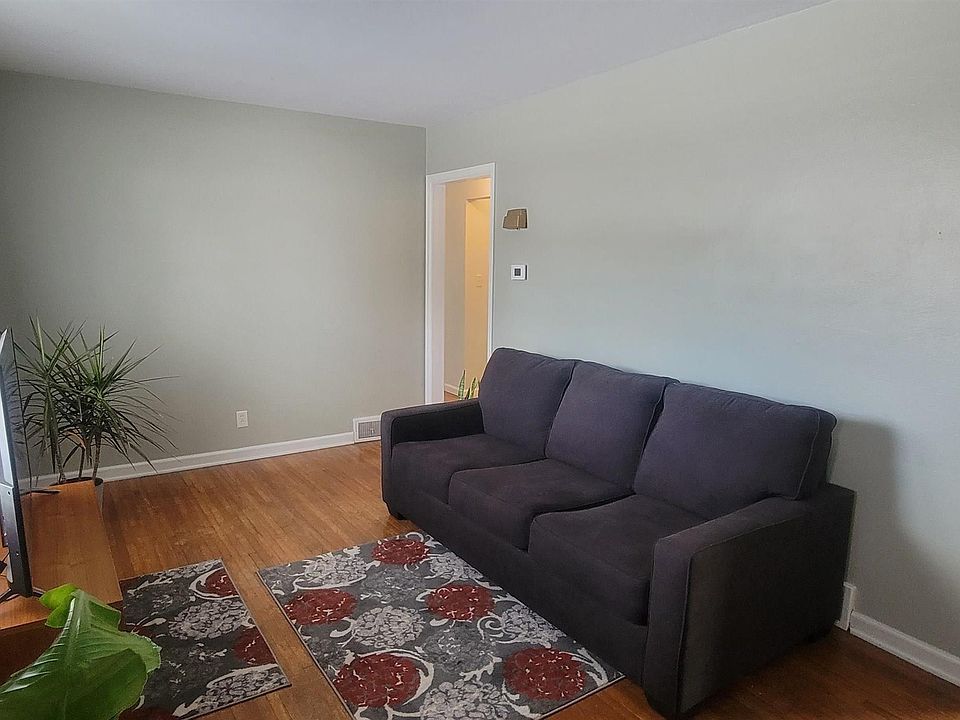 4323 N Pine St, Davenport, IA 52806 Zillow