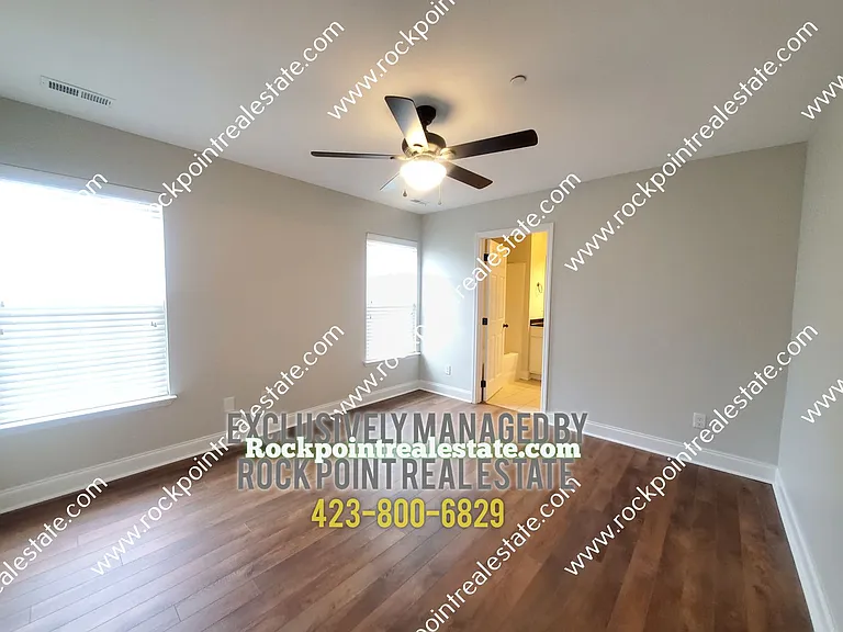 1130 Maple Tree Ln — Photo 17