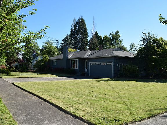 3rd image of 412 NE 5th Ave