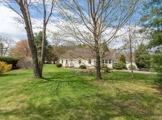 4 Buttonwood Rd, Amesbury, MA 01913