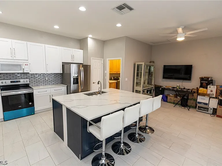 14081 Bently Cir — Photo 4