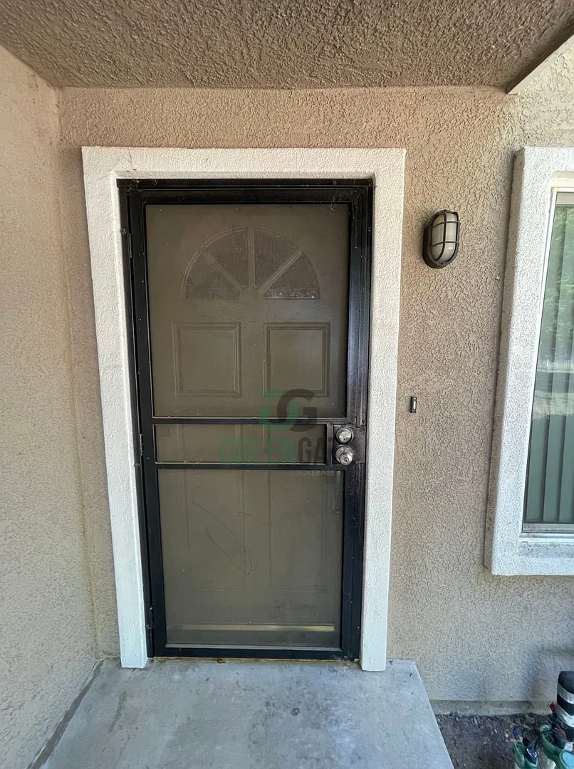 Beautiful 3 bedroom Modesto home Move in ready! 533 Arrowhead Ct — Photo 3