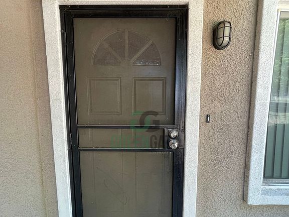 3rd image of 533 Arrowhead Ct